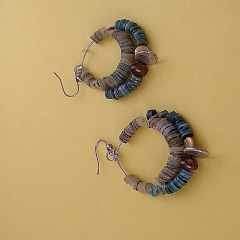 Multi color stone earring